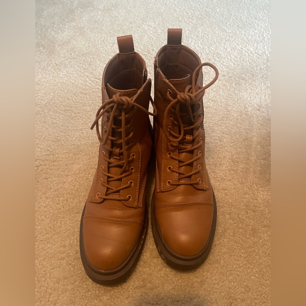 Aldo women’s light brown boots almost new size 8.5